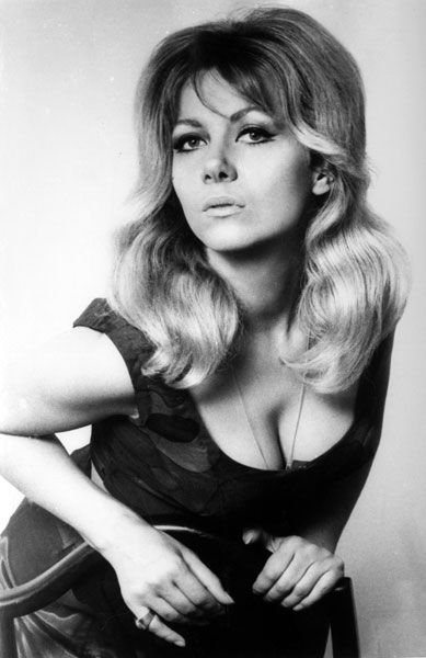 How tall is Ingrid Pitt?